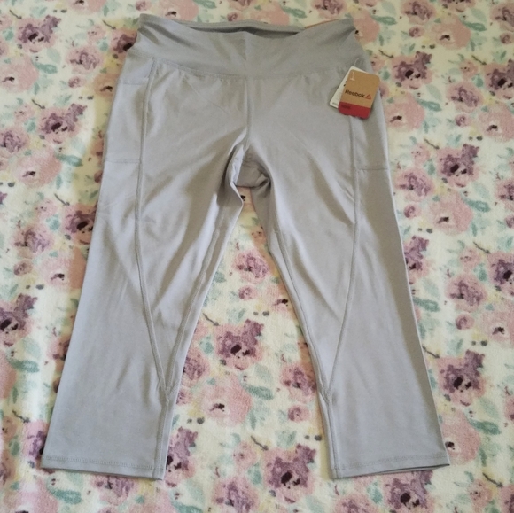 Reebok Skinny Capri Training🏃 Leggings - Size M - Picture 1 of 12